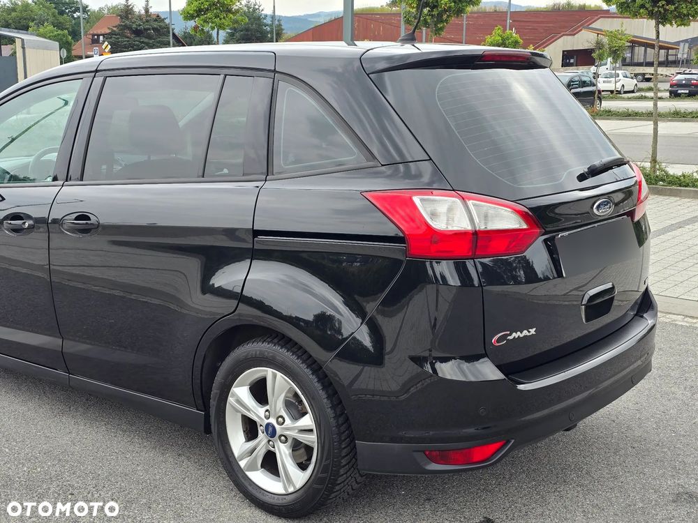 Ford Grand C-MAX - 22