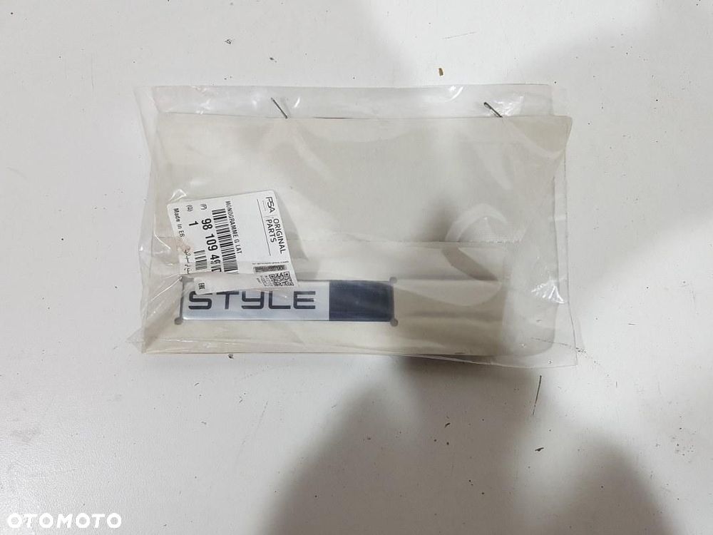 PEUGEOT 308 II 2 T9 EMBLEMAT ZNACZEK LOGO BŁOTNIK PRZÓD STYLE NOWY ORYGINAŁ - 1