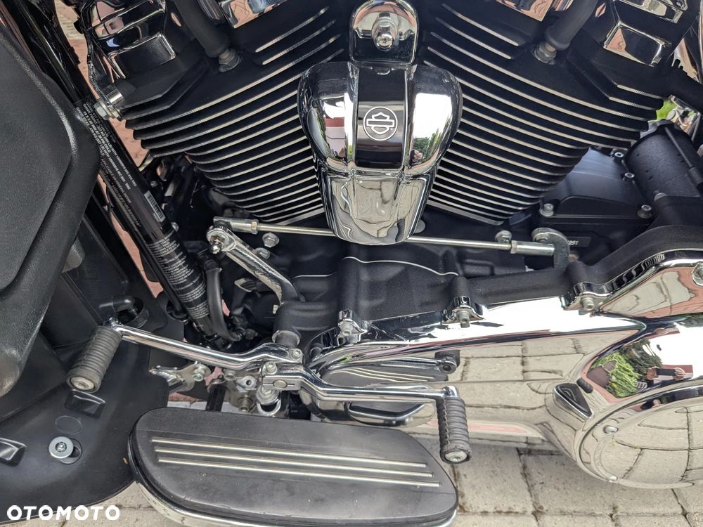 Harley-Davidson Touring Street Glide - 5