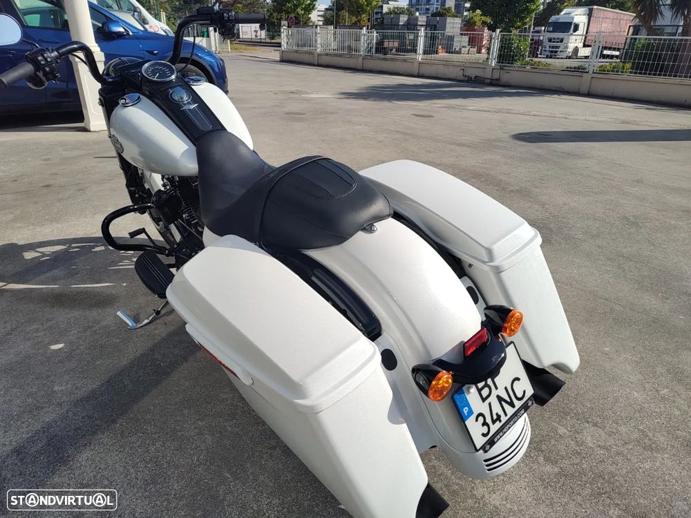 Harley-Davidson Road King Special - 12