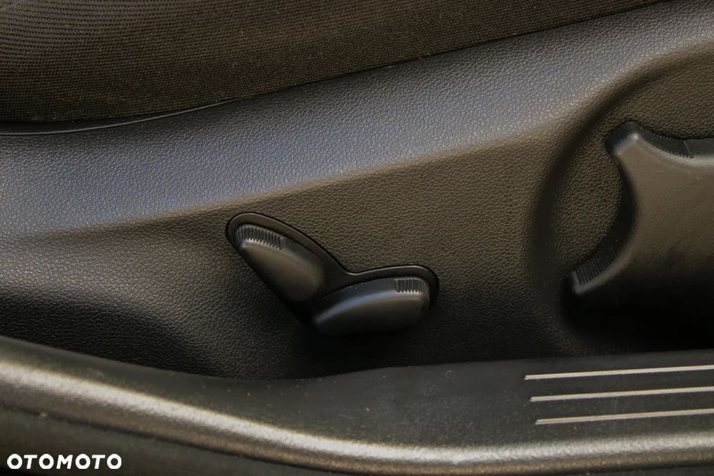 Mercedes-Benz Klasa C 180 Kompressor Automatik Classic - 34