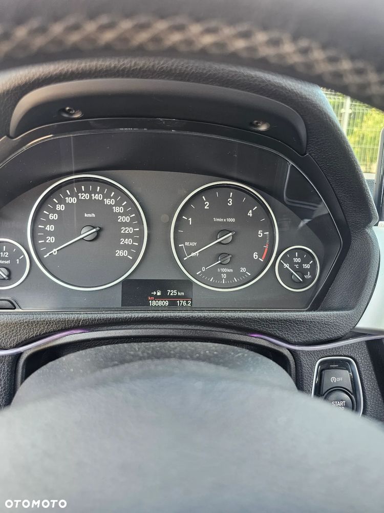 BMW Seria 3 320d - 33