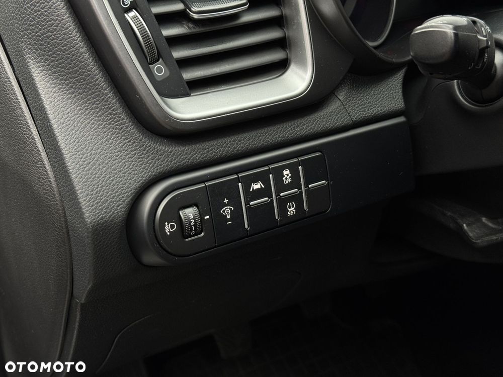 Kia Ceed 1.5 T-GDI M - 23
