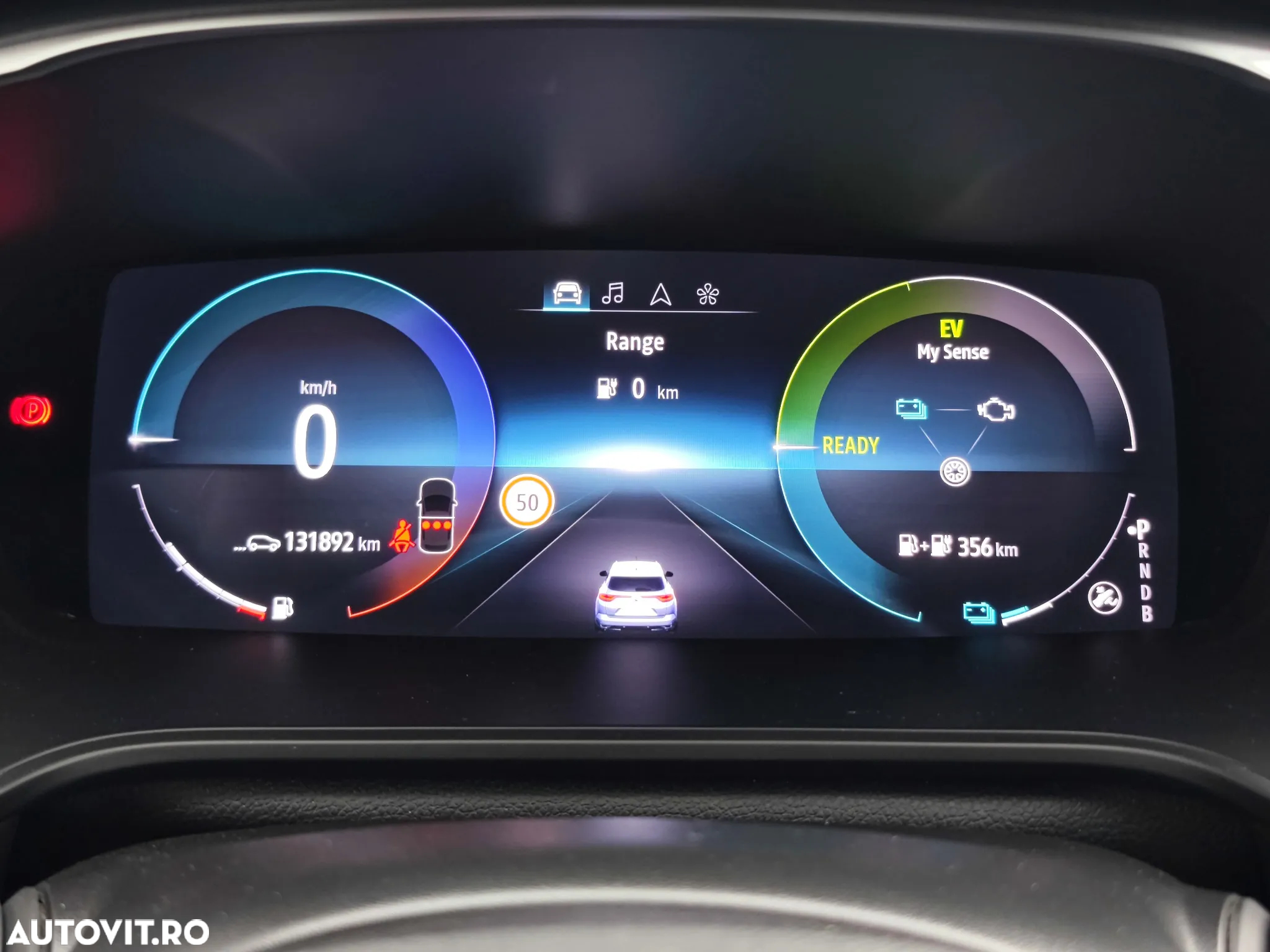 Renault Megane Grandtour E-TECH Plug-in 160 BUSINESS EDITION - 22