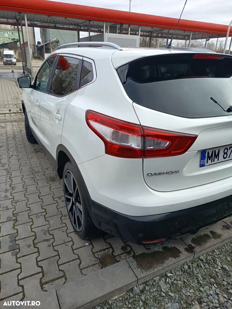 Nissan Qashqai 1.6 DCI Xtronic TEKNA+ - 4