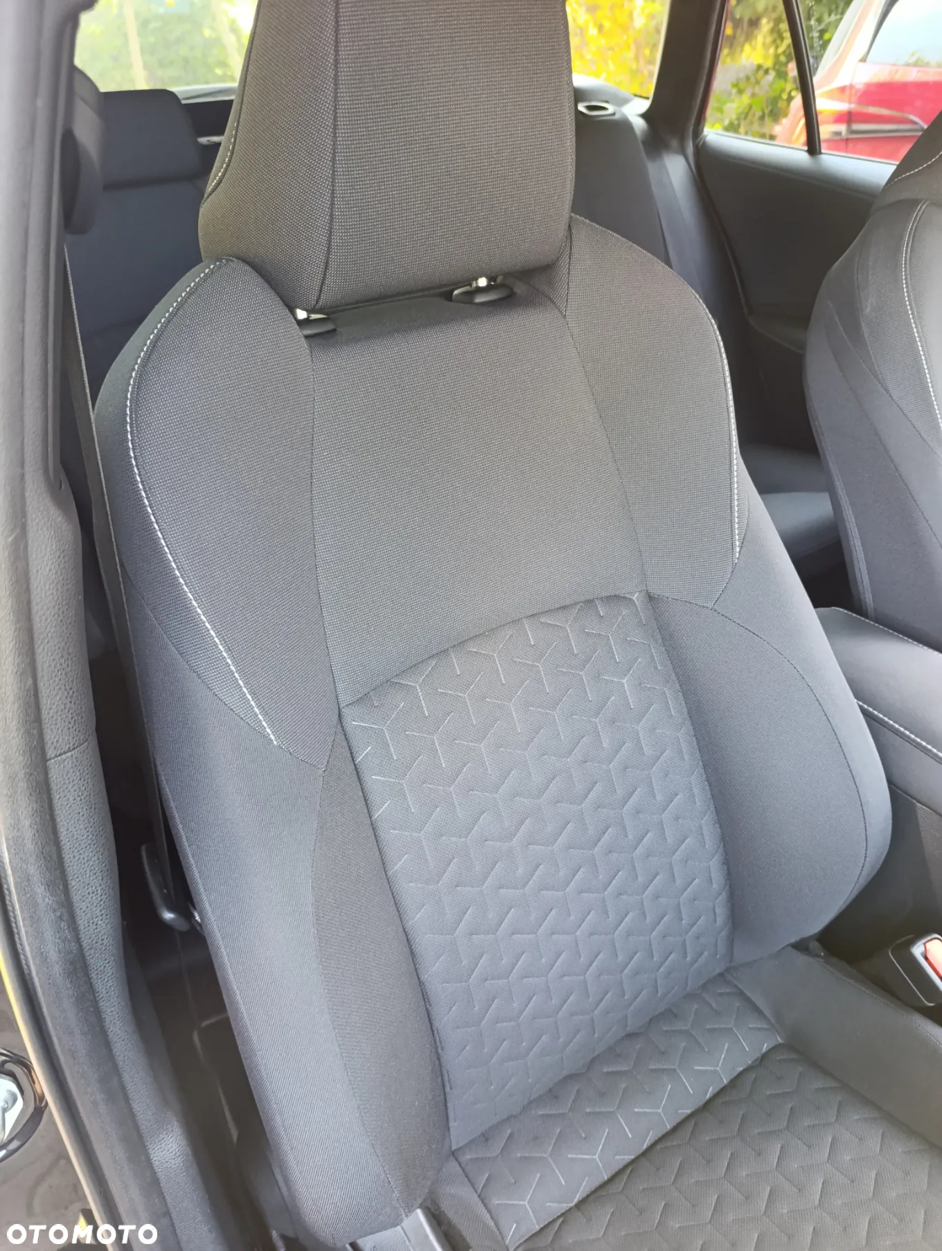 Toyota Corolla 1.8 Hybrid Comfort - 19