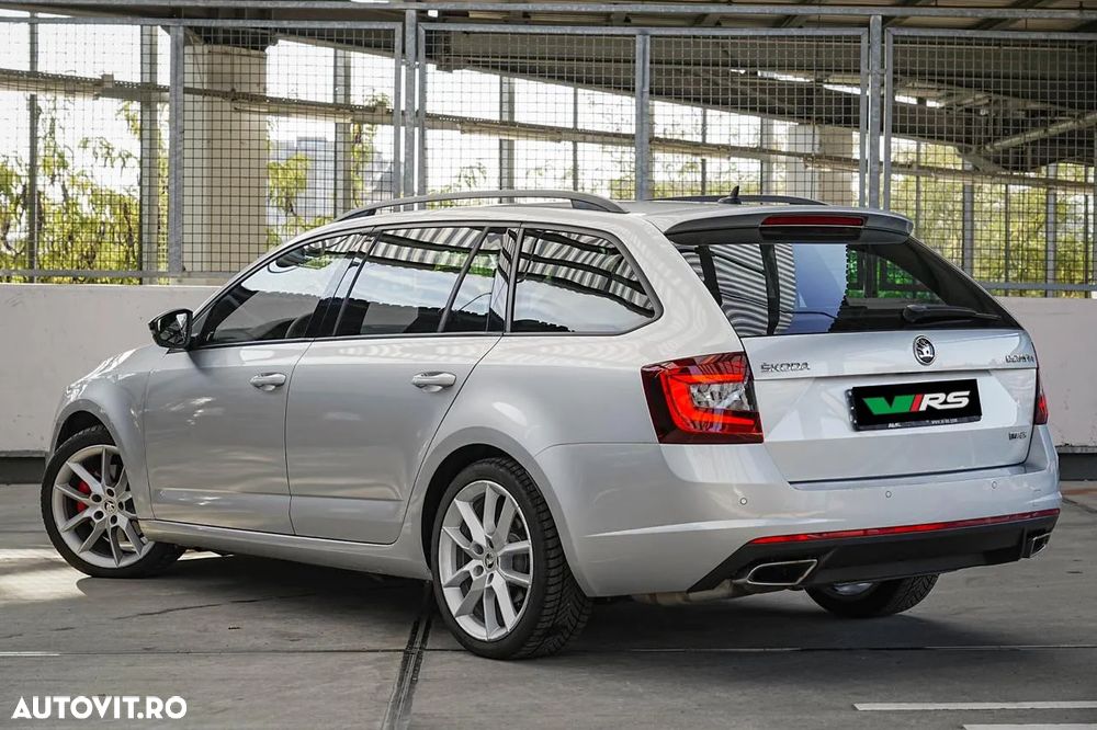 Skoda Octavia Combi 2.0 TDI DSG RS - 3