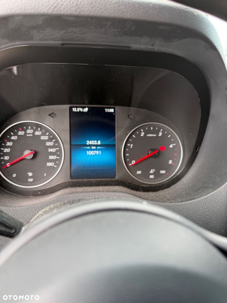 Mercedes-Benz Sprinter - 8