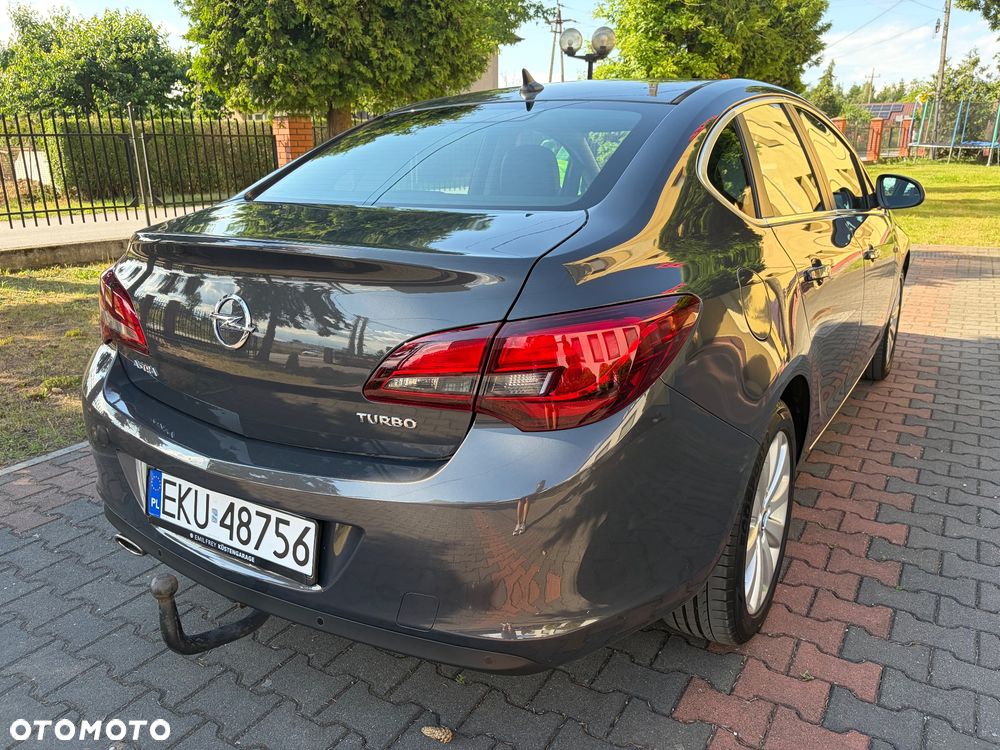 Opel Astra 1.4 Turbo - 10