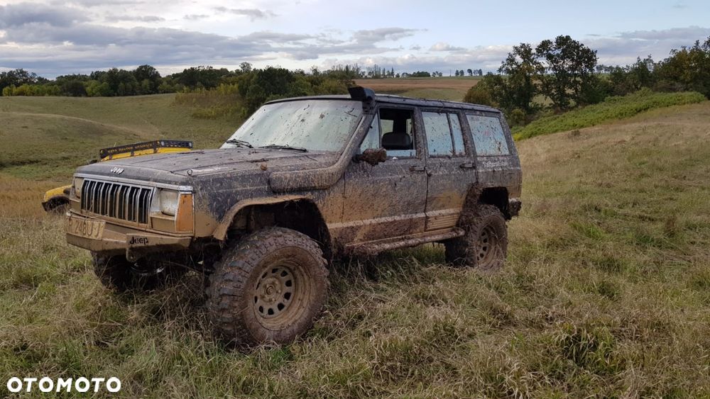Jeep Cherokee - 1