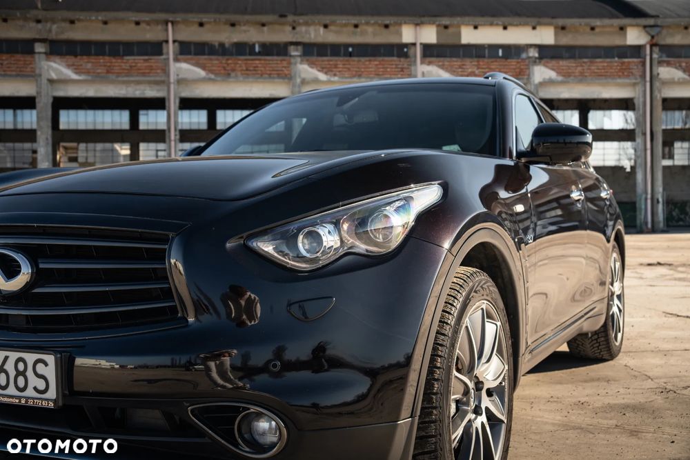Infiniti QX70 - 8