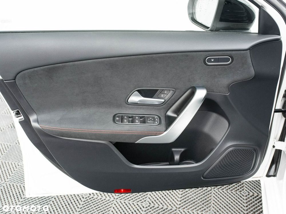 Mercedes-Benz Klasa A 200 AMG Line 7G-DCT - 11