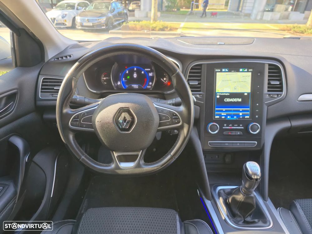 Renault Mégane Sport Tourer BLUE dCi 115 BOSE EDITION - 24