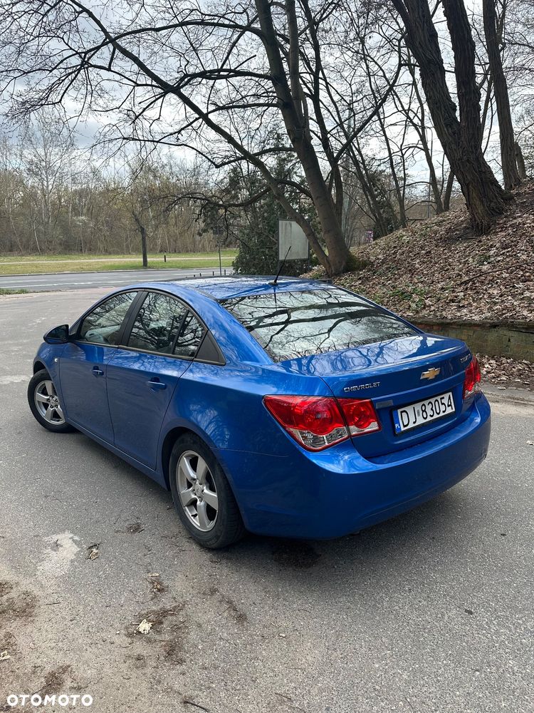 Chevrolet Cruze 1.6 LS - 6