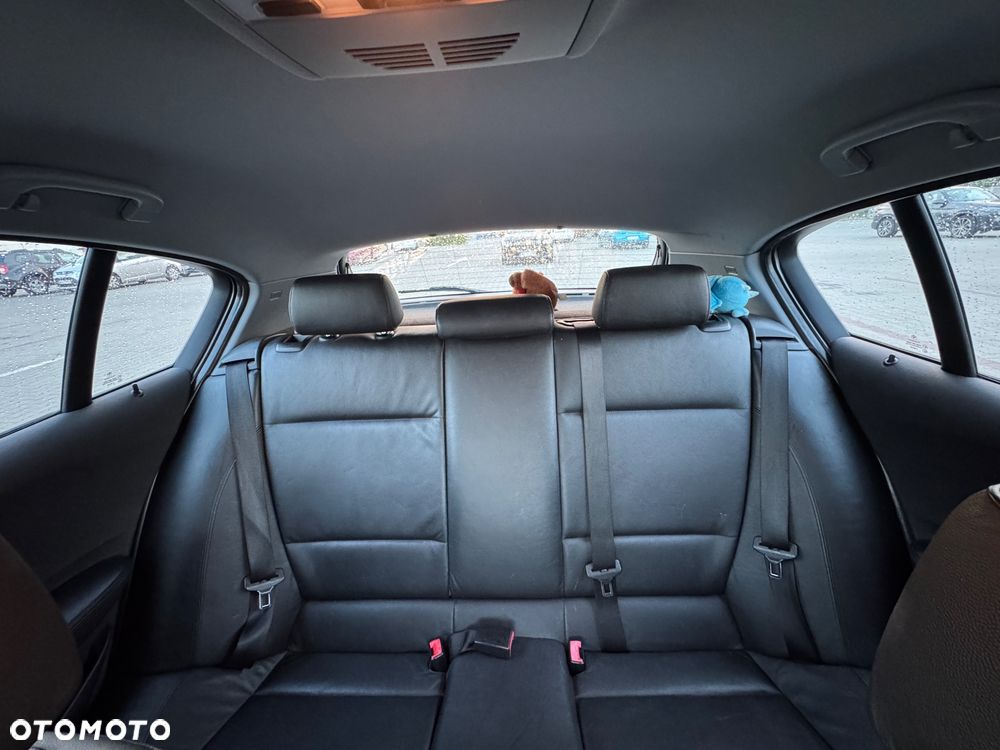 BMW Seria 1 120i - 22