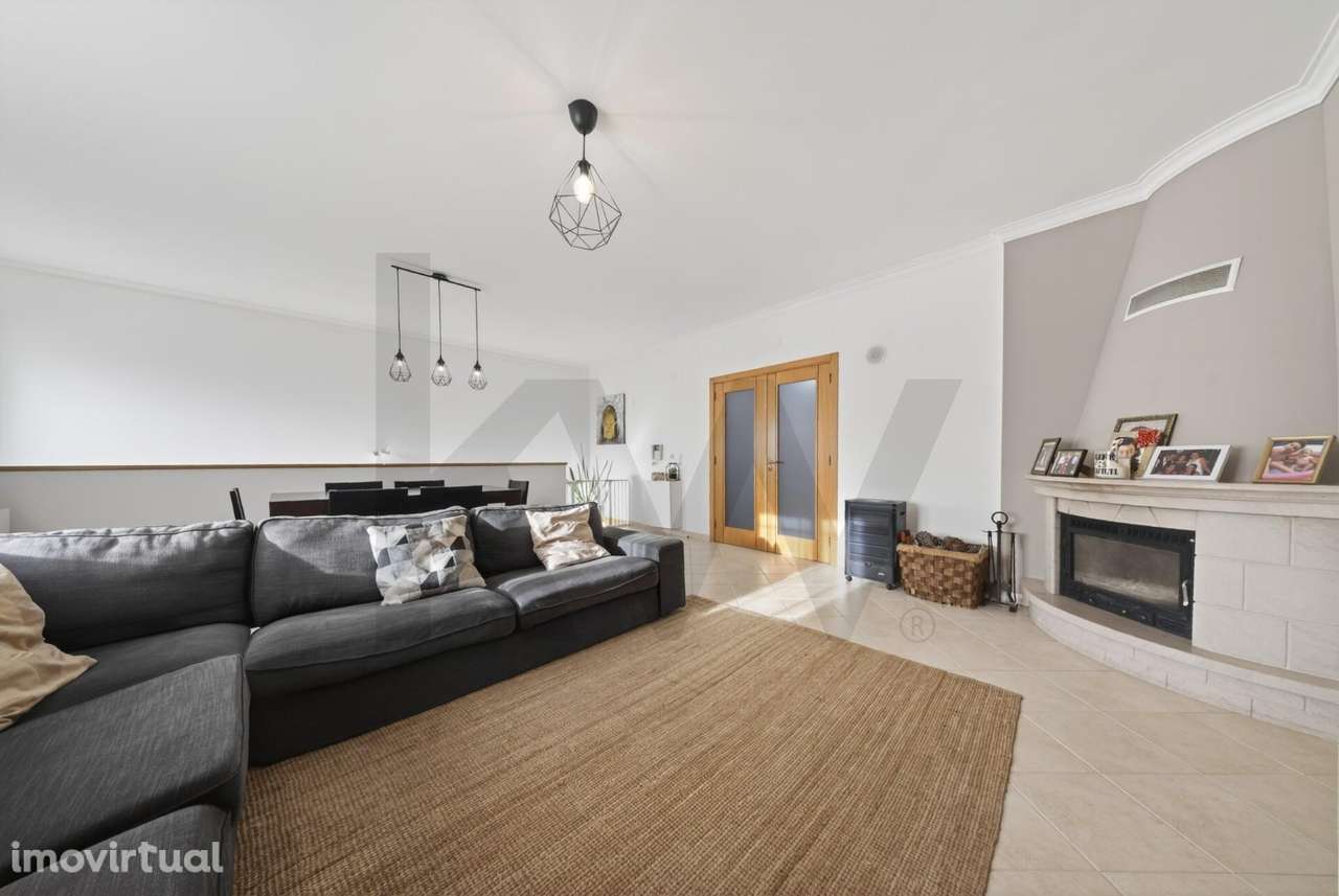 Moradia T3 Duplex com Suite, Closet e Terraço - Quinta do Conde - Grande imagem: 5/42