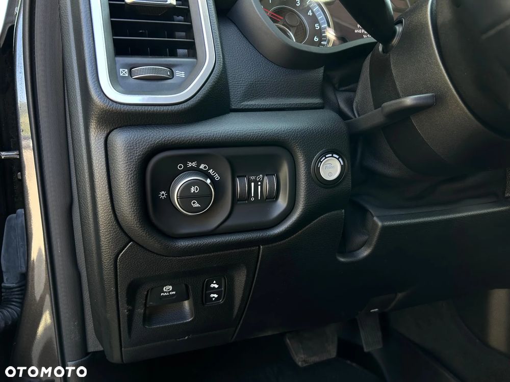 Dodge RAM 1500 5.7 4x4 - 17