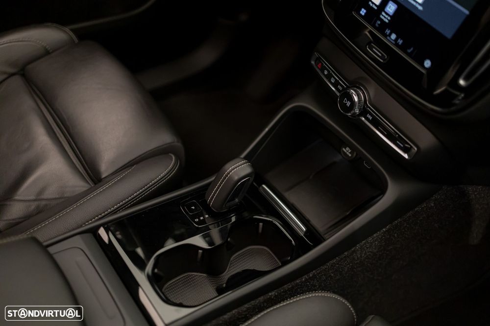 Volvo XC 40 P8 AWD Recharge RDesign - 14