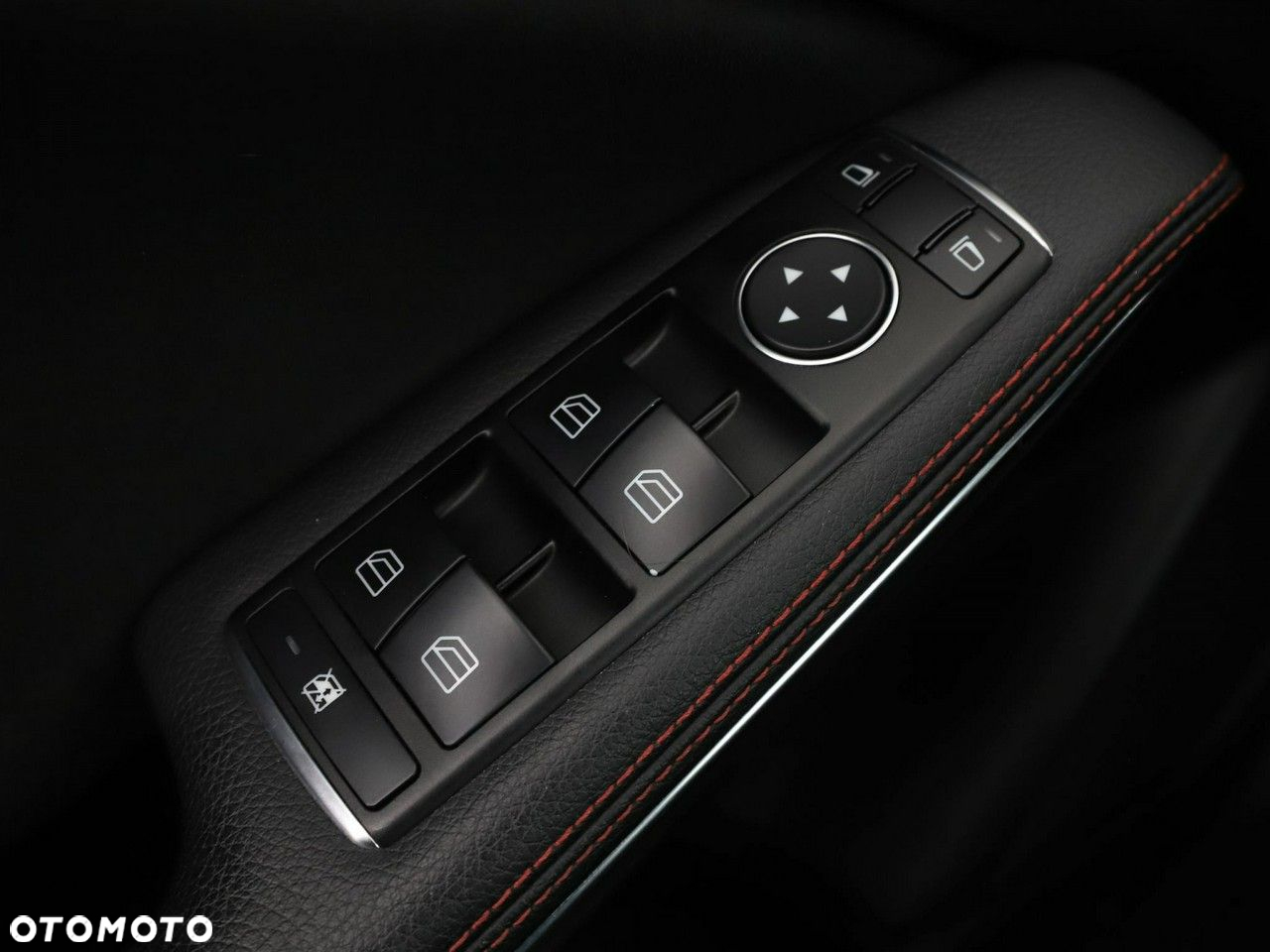 Mercedes-Benz GLA - 28