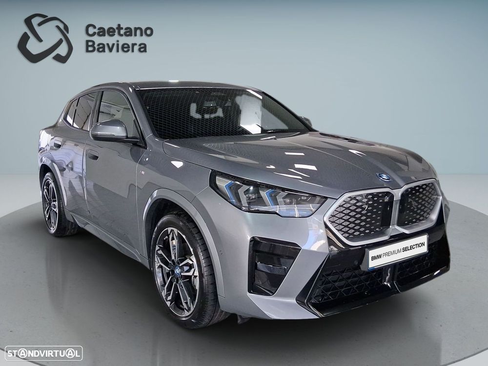 BMW iX2 eDrive20 Pack Desportivo M - 10