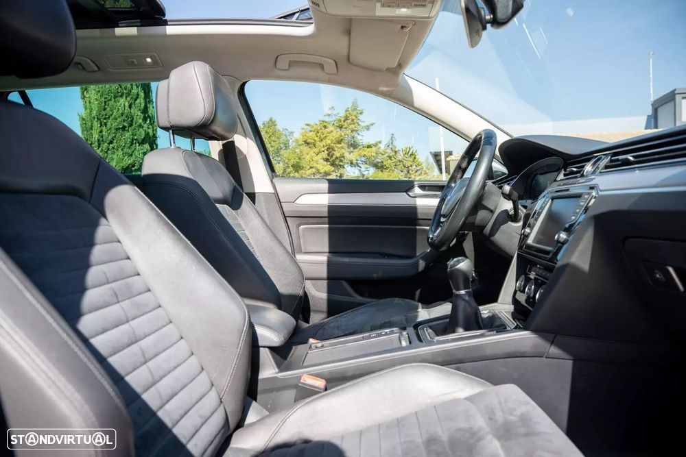 VW Passat Variant 1.6 TDI R-Line - 21