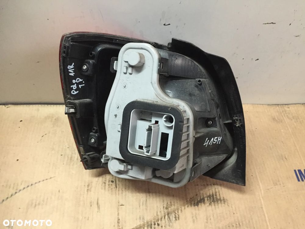 VW POLO 11R LAMPA PRAWA TYŁ 6R0945096P - 2