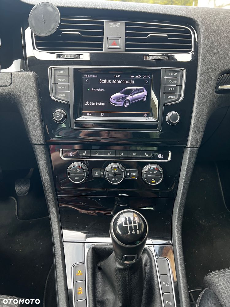 Volkswagen Golf - 29