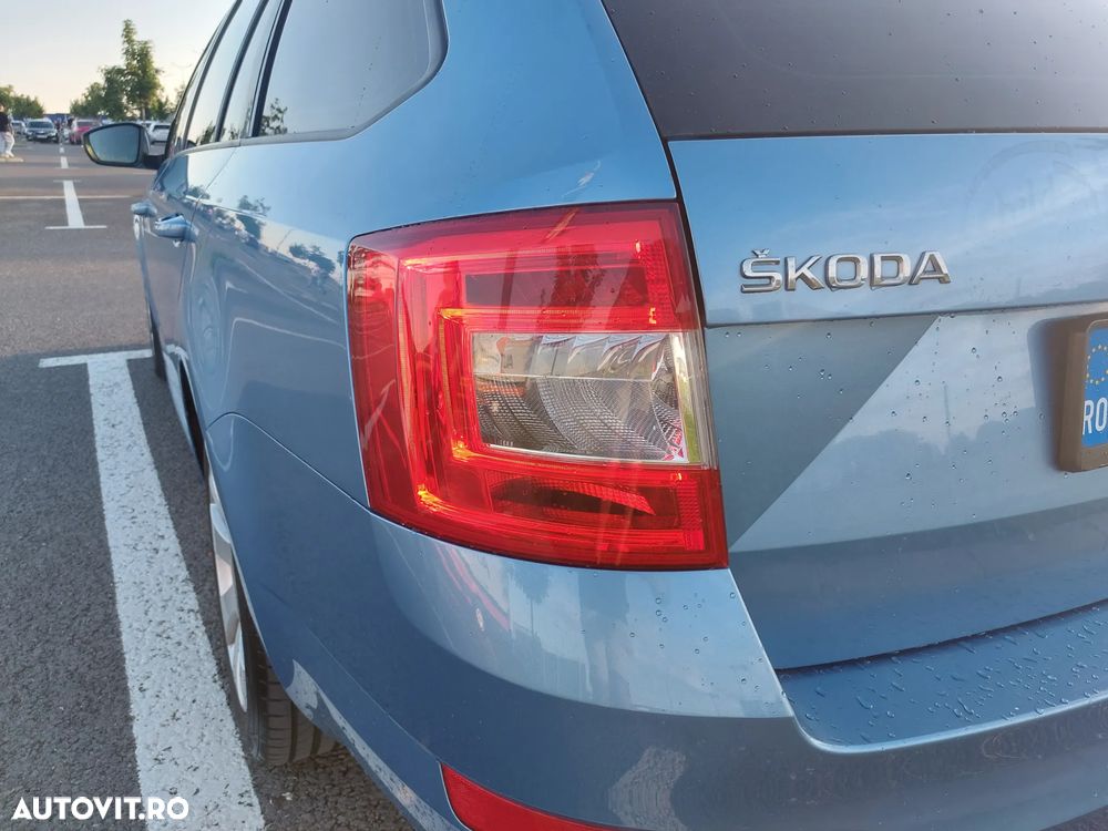 Skoda Octavia 1.6 TDI DSG Style - 4