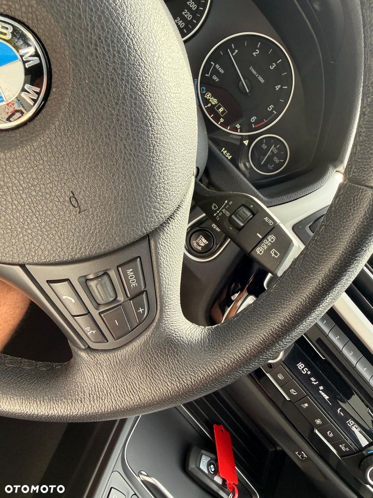 BMW Seria 3 318d Sport Line - 16