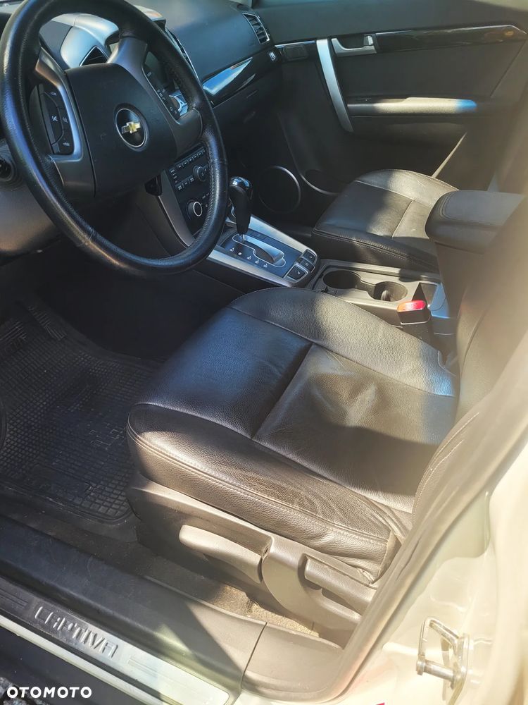 Chevrolet Captiva 2.2 D LTZ - 11