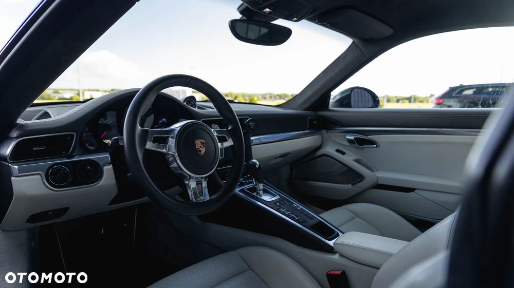 Porsche 911 Carrera S PDK - 26
