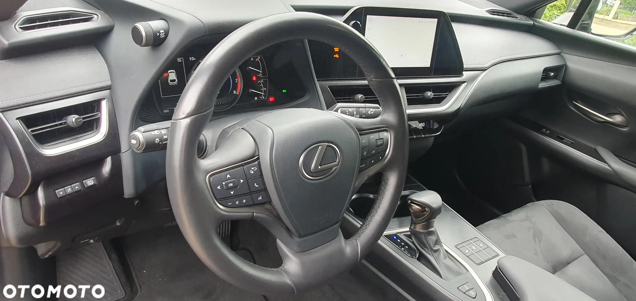 Lexus UX 200 GPF Business 2WD - 16