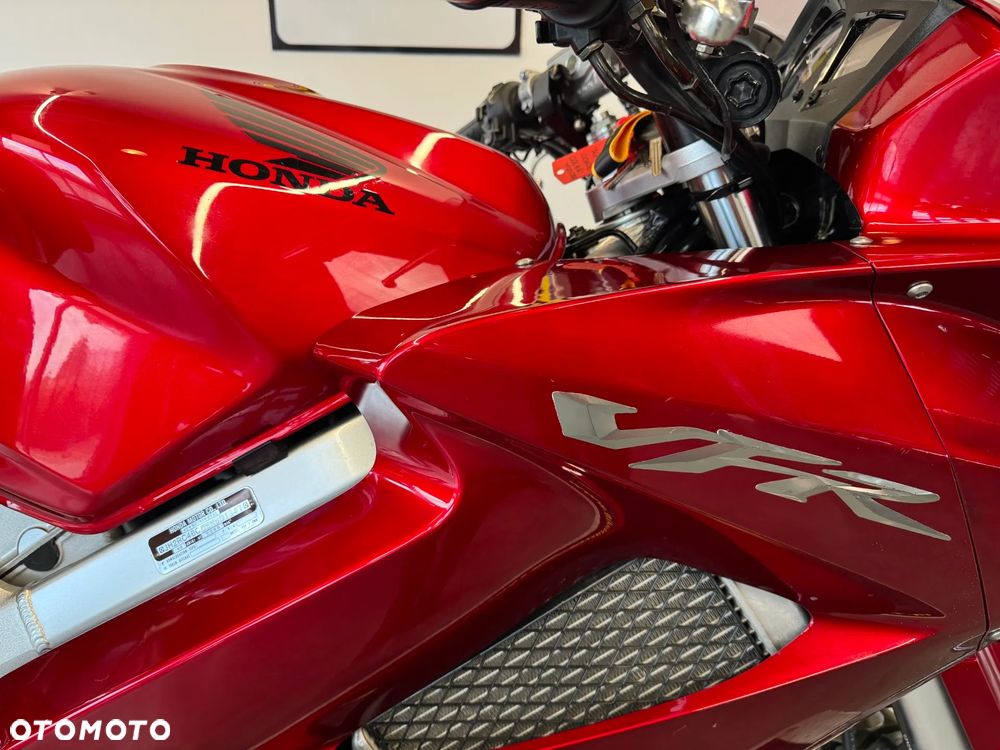 Honda VFR - 11
