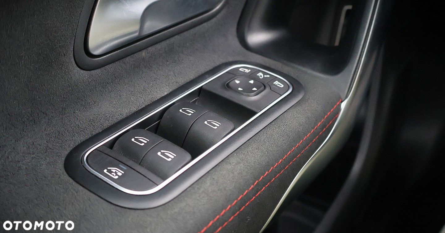 Mercedes-Benz CLA - 37