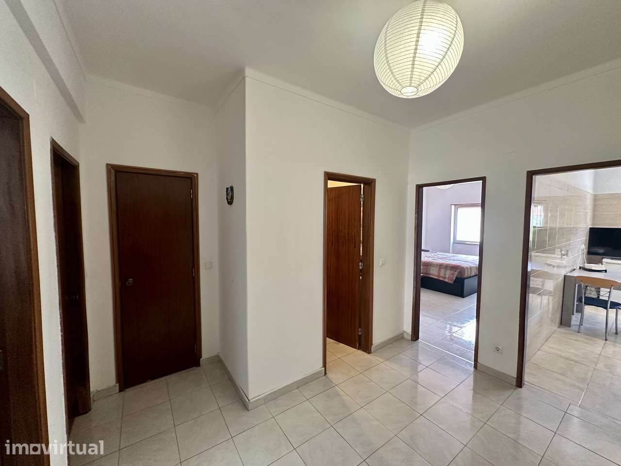 Apartamento T2, 1º Andar, com Varanda e Exposição Nascente-Poente - Grande imagem: 3/16