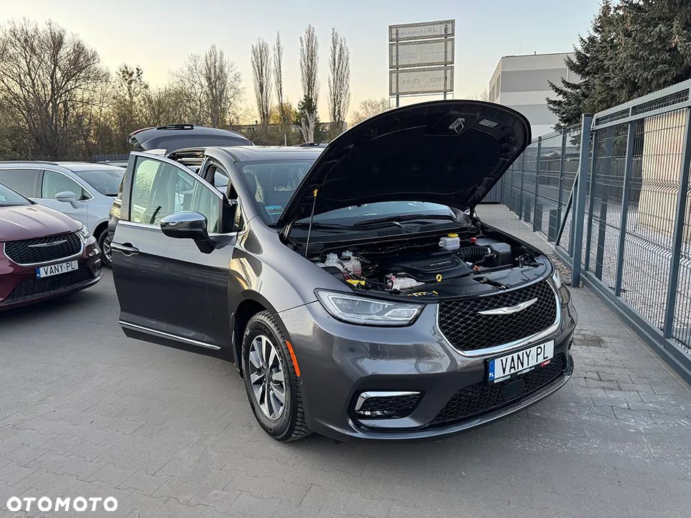 Chrysler Pacifica - 15