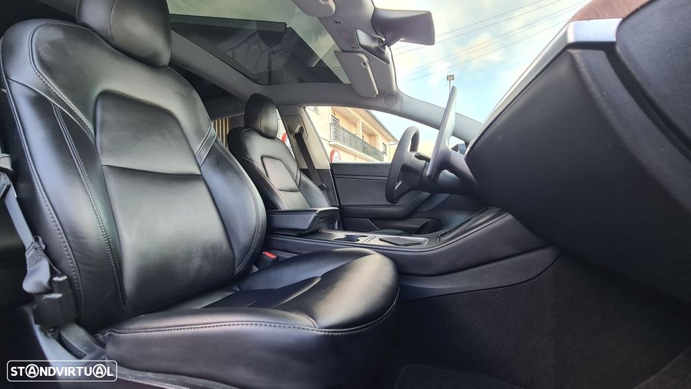 Tesla Model 3 - 30