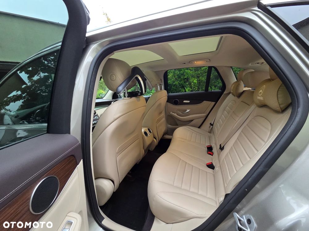 Mercedes-Benz GLC 300 de 4-Matic Business Edition - 2