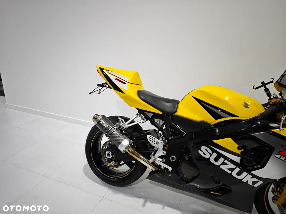 Suzuki GSX-R - 10