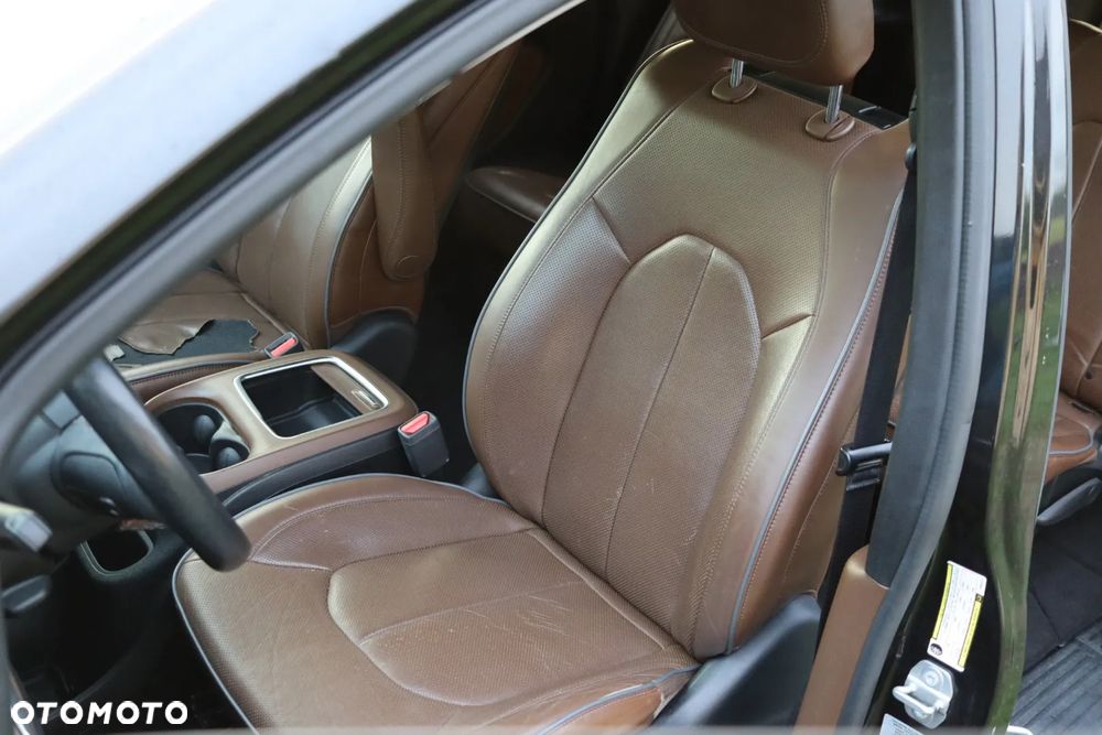 Chrysler Pacifica - 20