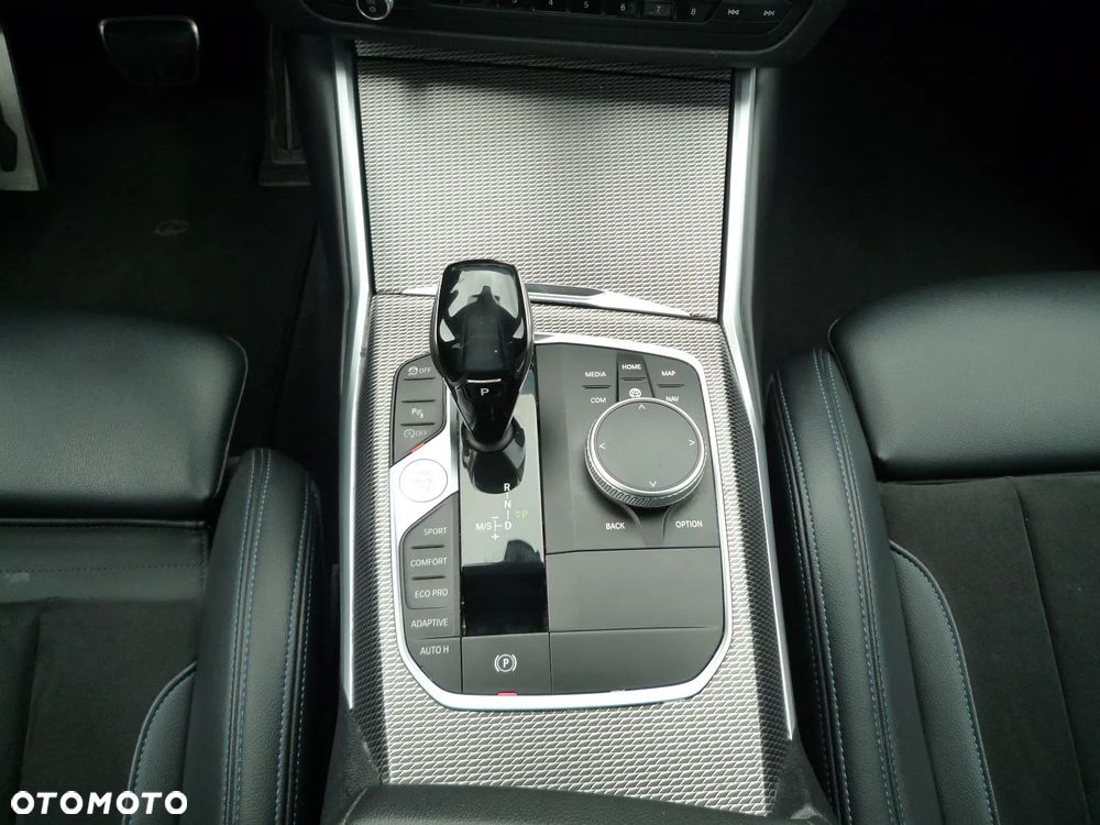 BMW Seria 3 330i xDrive M Sport sport - 28