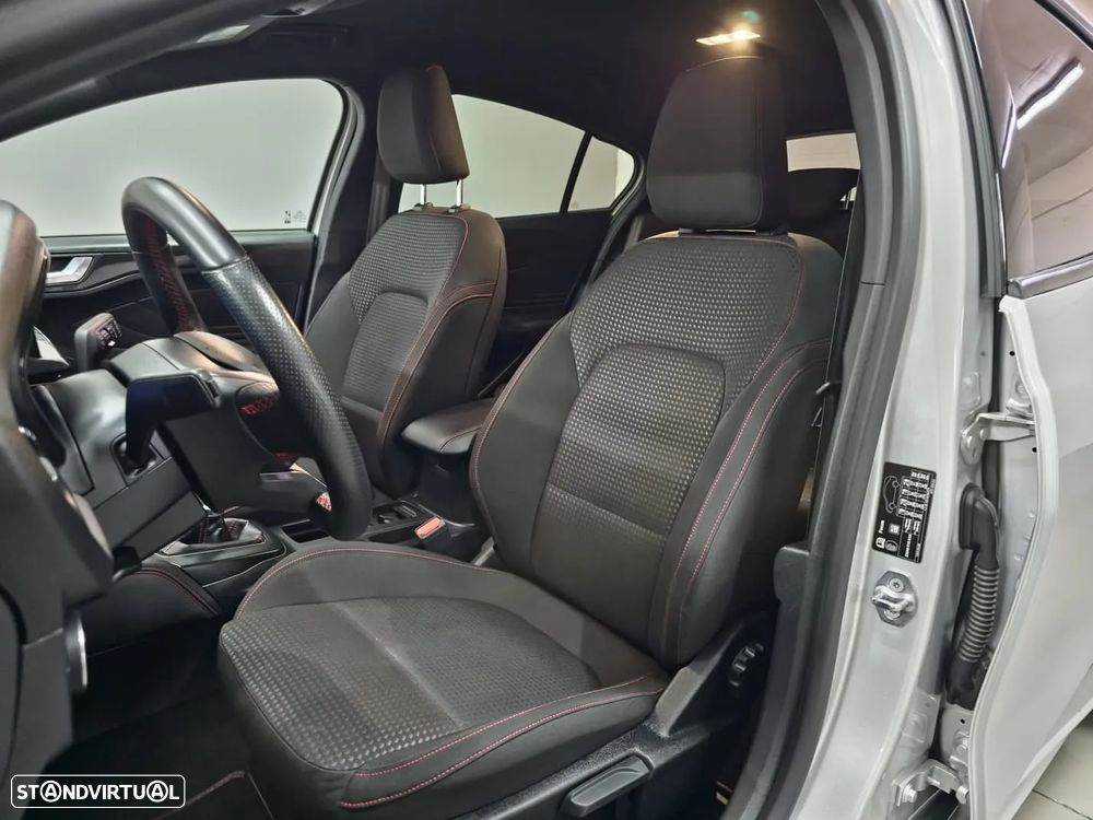 Ford Focus 1.0 EcoBoost MHEV ST-Line - 13