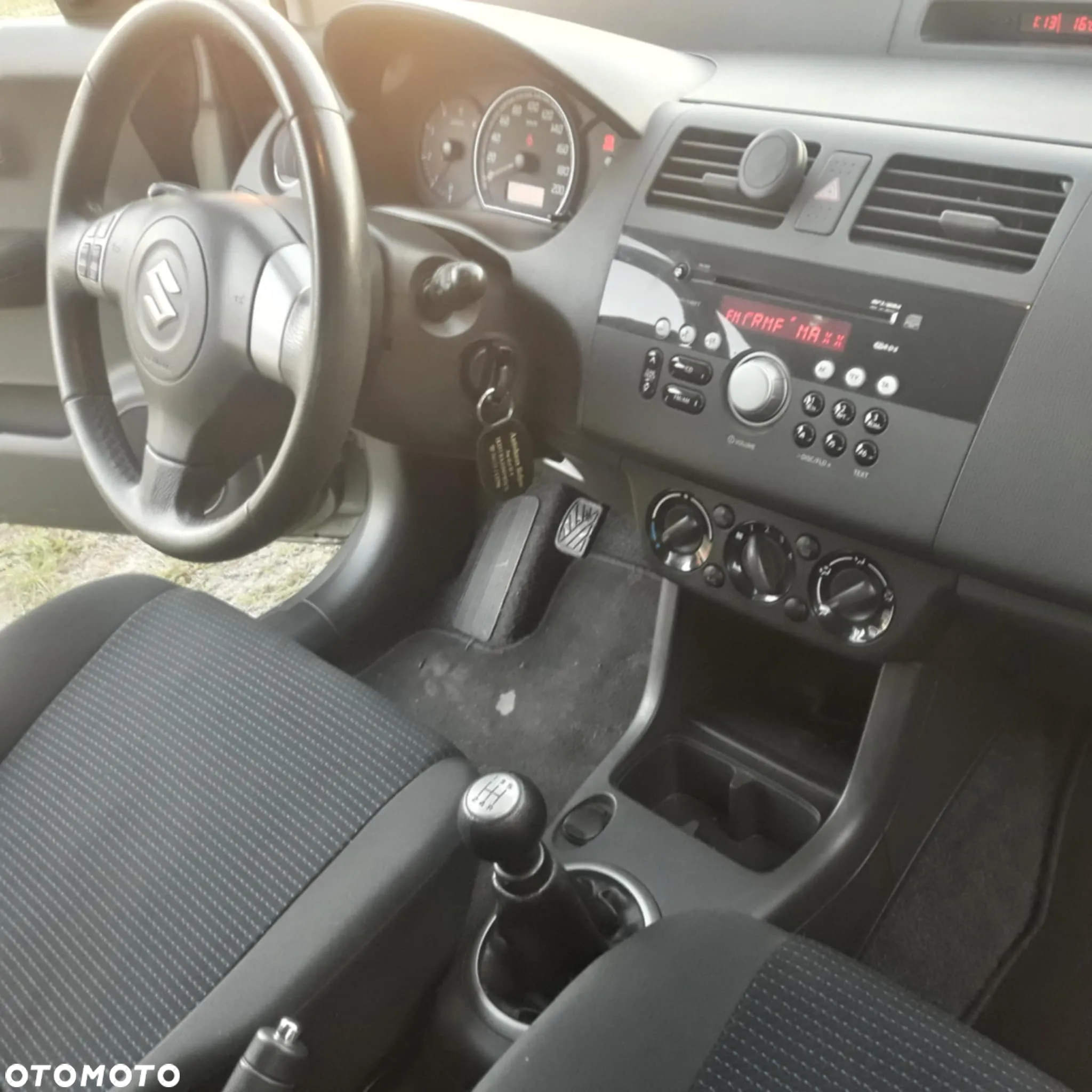 Suzuki Swift 1.3 DDiS Club - 6