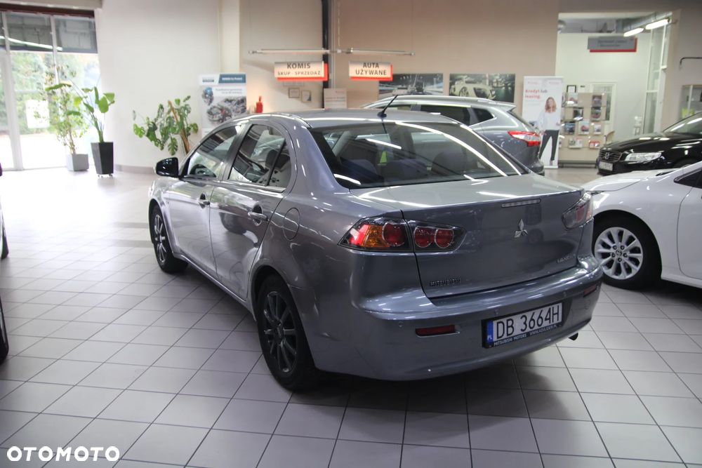 Mitsubishi Lancer 1.6 Invite - 4