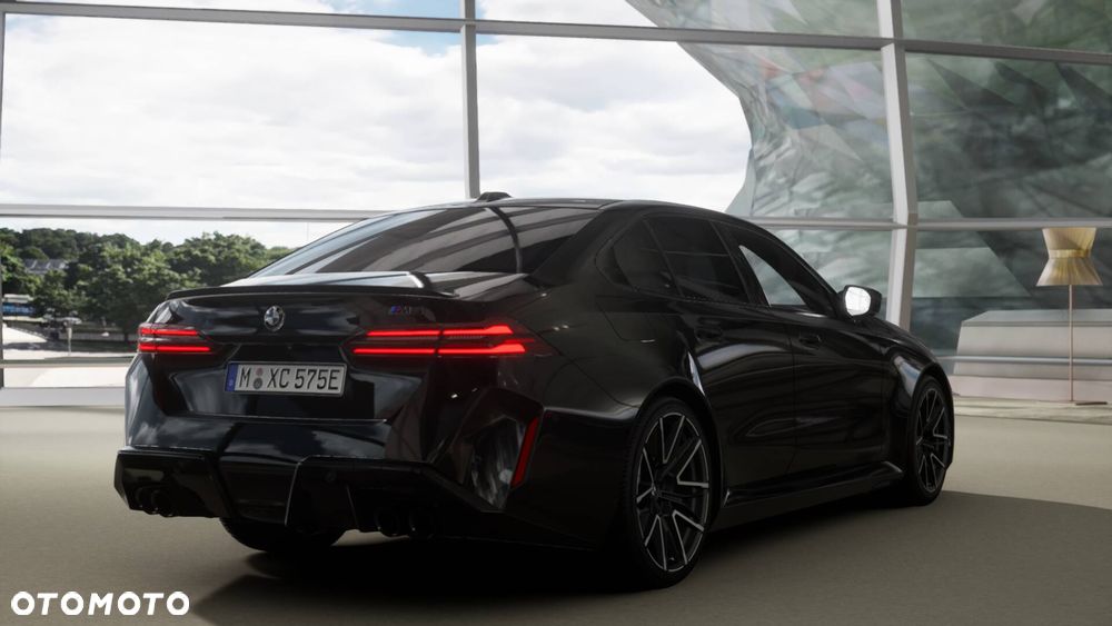 BMW M5 xDrive - 33