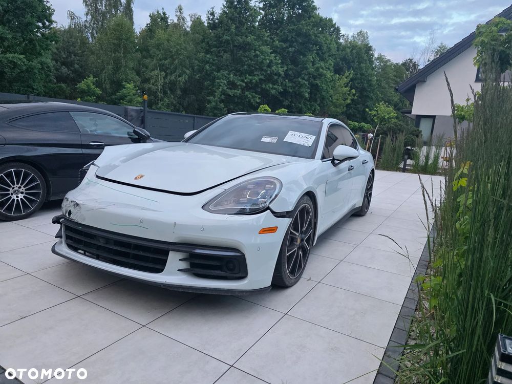 Porsche Panamera 4S Executive - 9