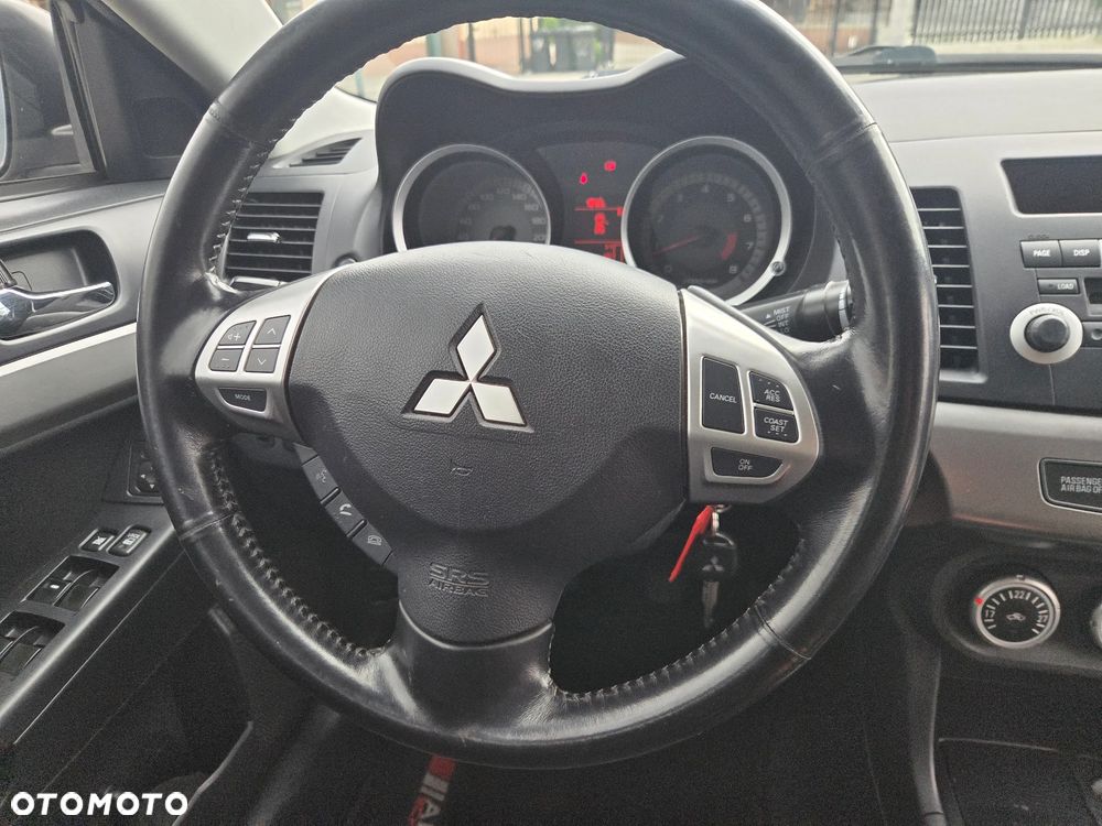 Mitsubishi Lancer 1.8 Invite - 7