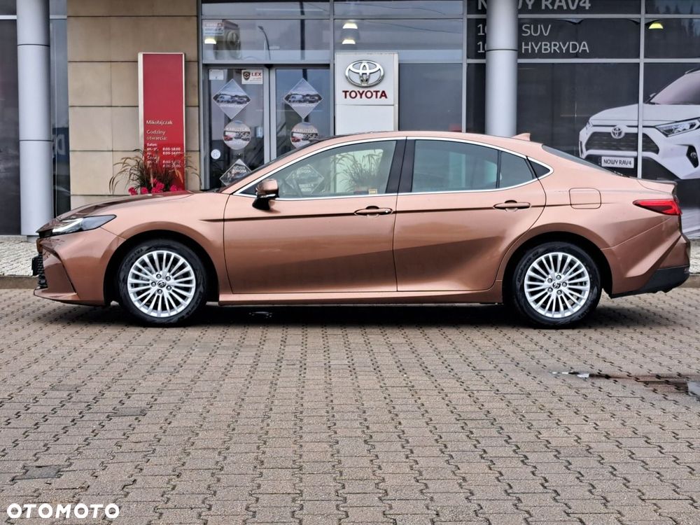Toyota Camry - 3