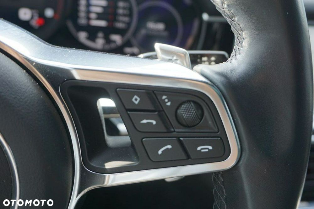 Porsche Panamera 4 - 24