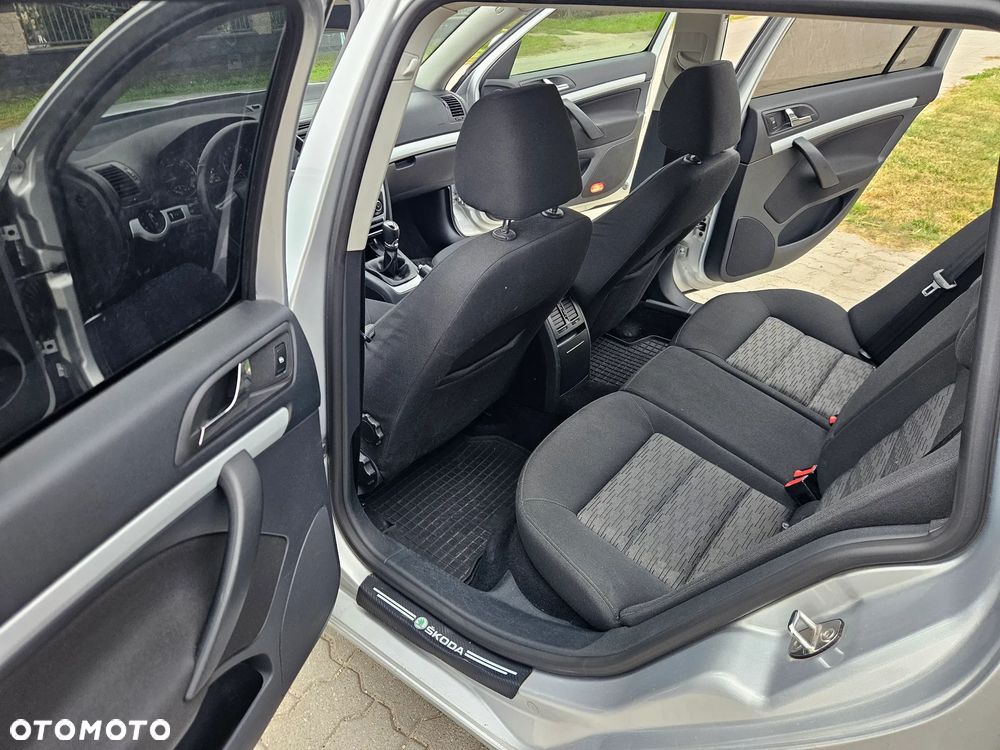 Skoda Octavia 1.6 TDI DPF Ambition - 10
